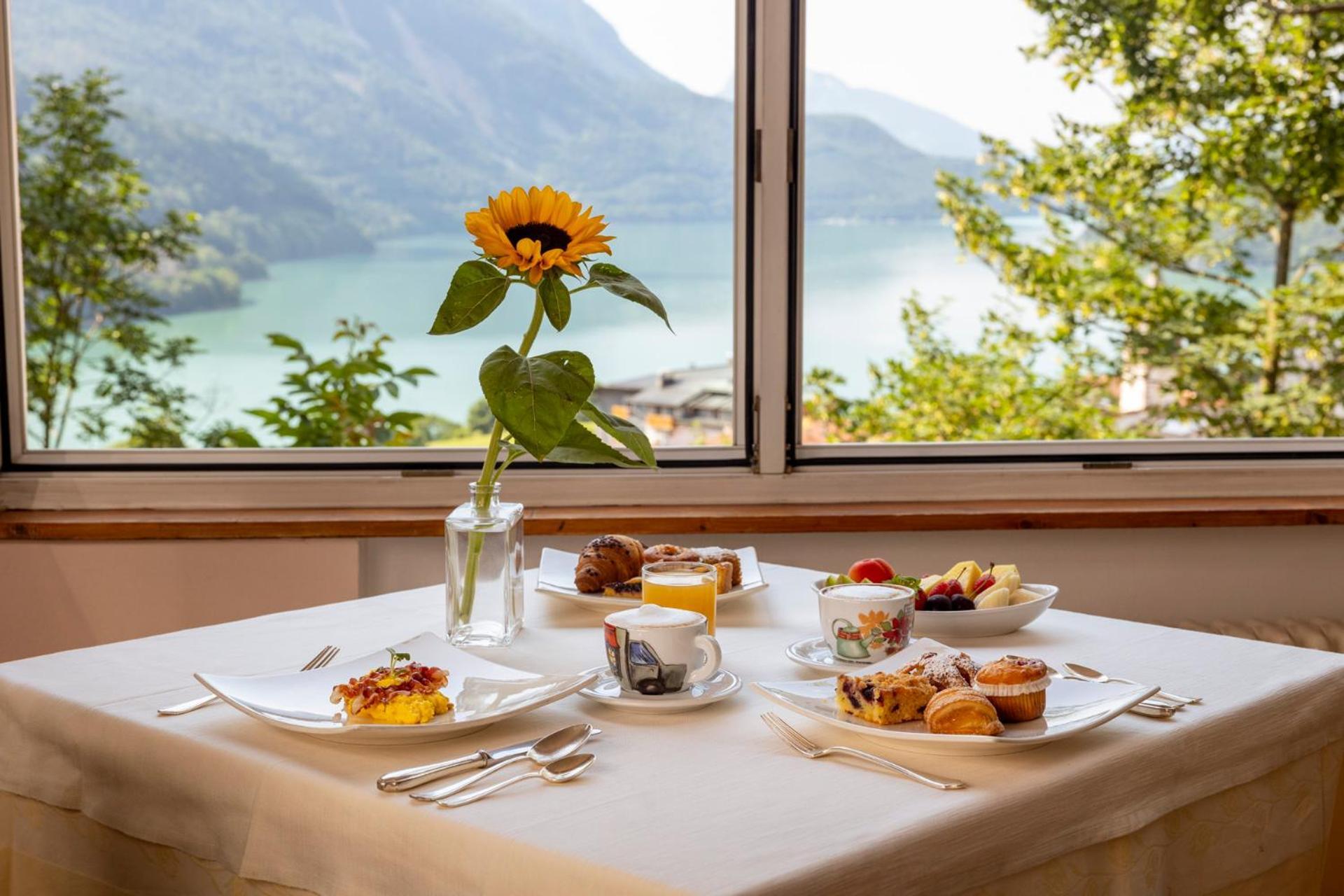 Hotel Londra Slow Living Molveno Esterno foto